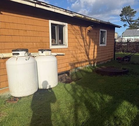 4th image of 3034 Kindred Ave