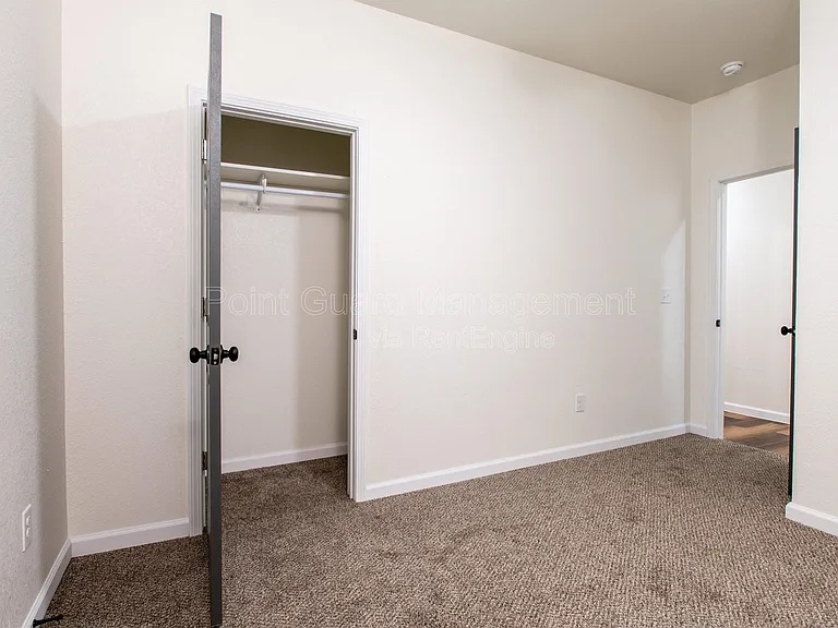 315 S Green St — Photo 14