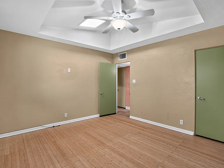 315 W Glenrosa Ave — Photo 11