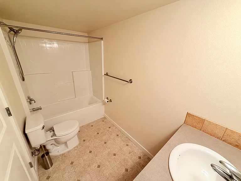 12532 26th Ave NE #A — Photo 11