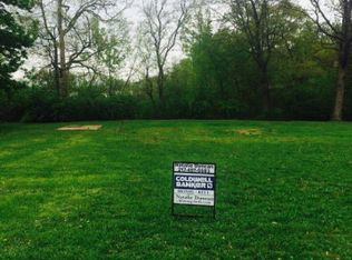 22 W Lake Blvd, Danville, IL 61832
