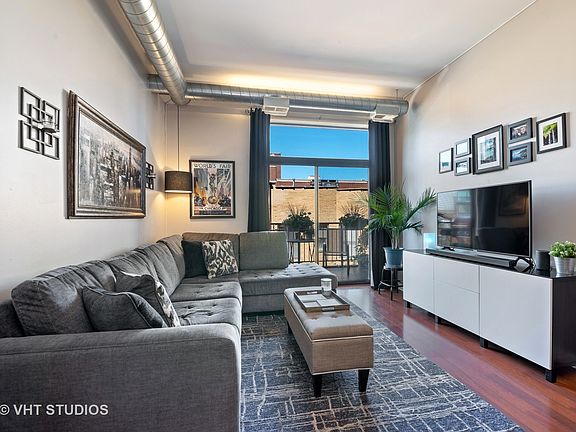 3rd image of 950 W Leland Ave APT 402