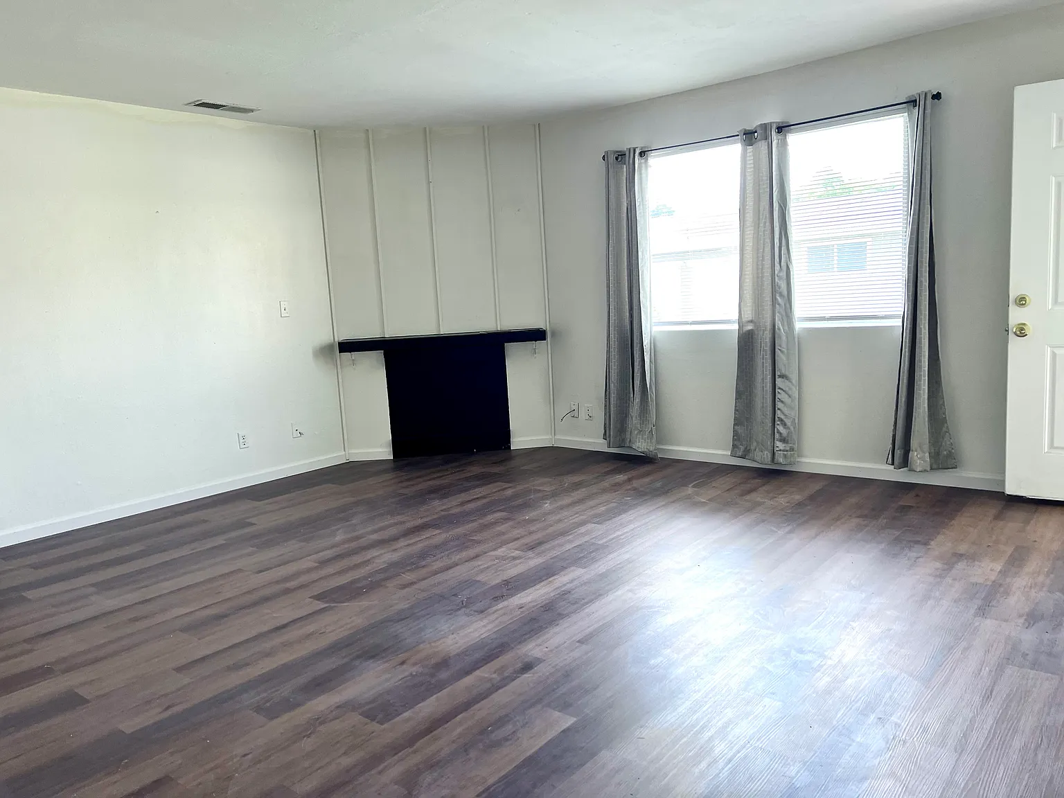 8836 N El Dorado St — Photo 2
