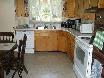 4th image of 3428 Alta Vista Dr