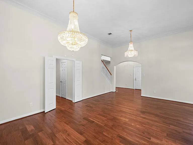 5526 Darschelle Dr — Photo 12