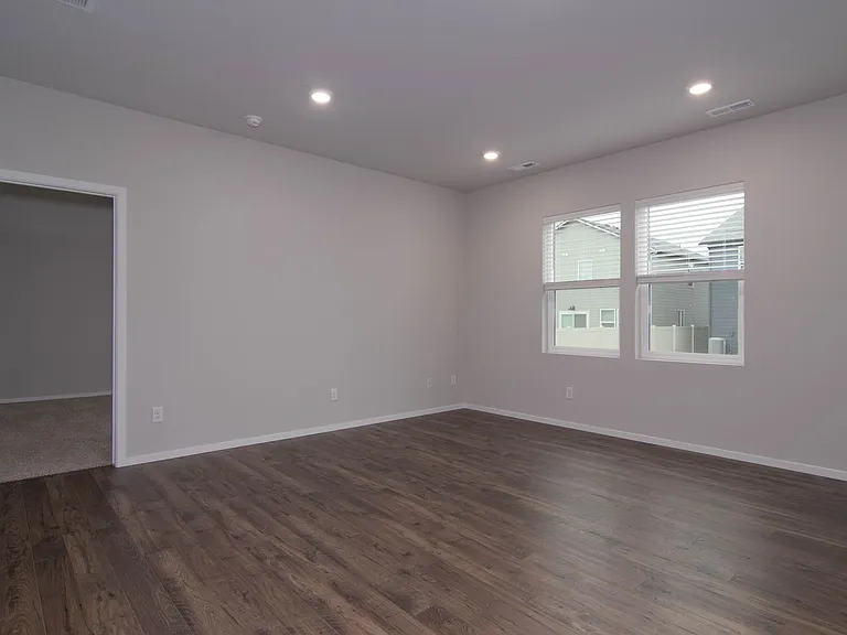 5507 W Georgetown Ln — Photo 2
