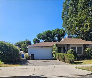 17006 Schoolcraft St, Van Nuys, CA, 91406