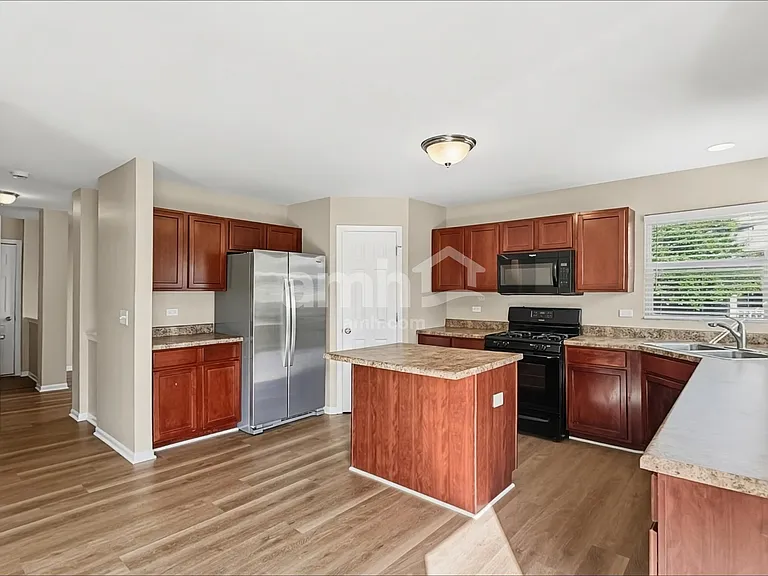 6408 Roth Dr — Photo 3