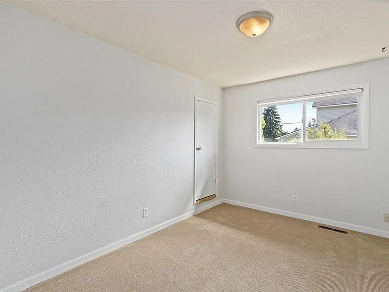 4011 E 23rd Ave — Photo 13