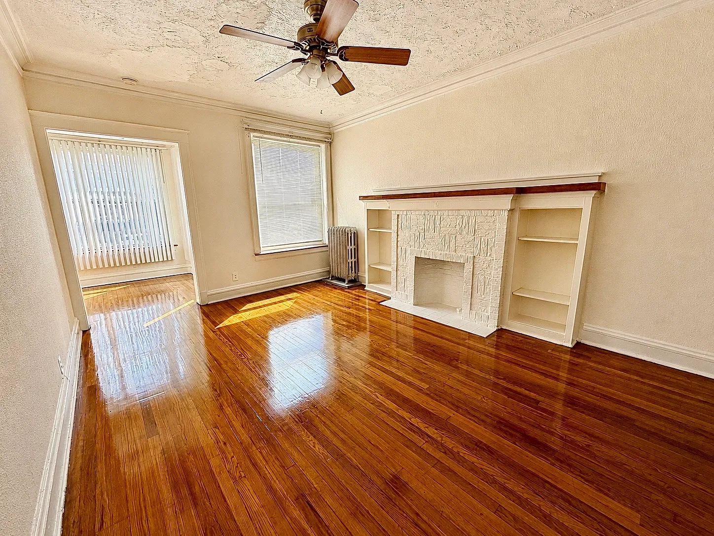 3 bed, 980 sqft, $1,300 — Photo 4