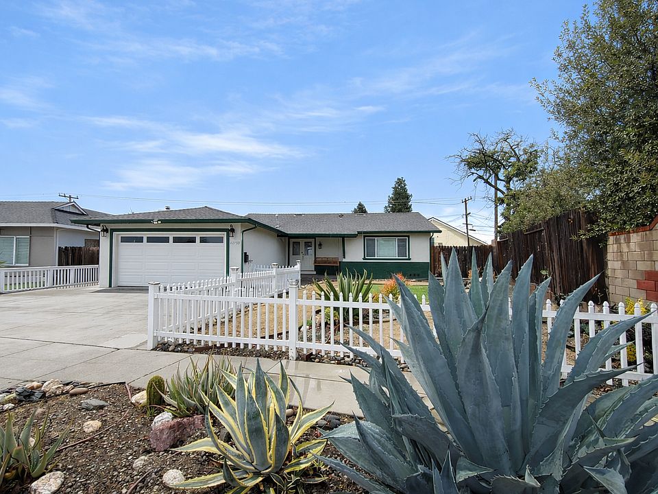 1st image of 40753 Sundale Dr