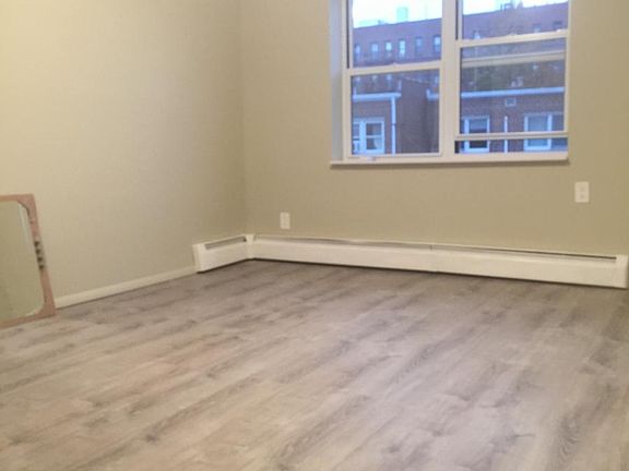 5th image of 106 Bay 28 St #3