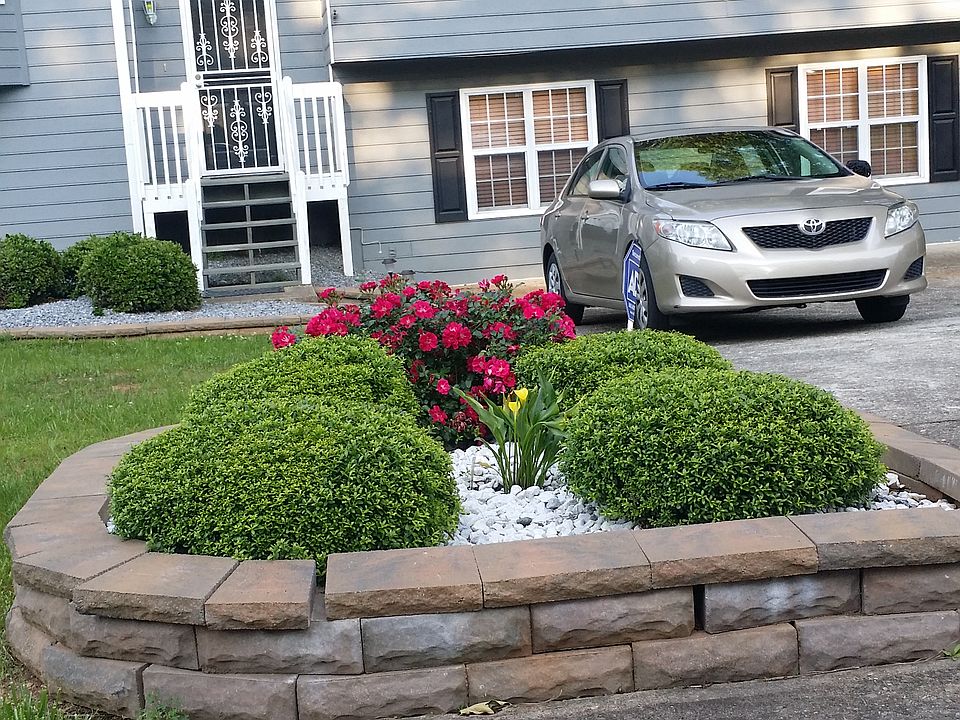 Split level 5 bdrm 3bathroom