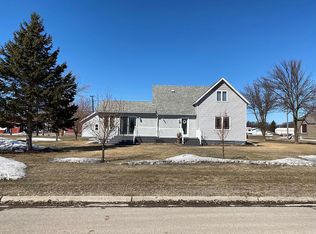 211 E 3rd St, Argyle, MN 56713