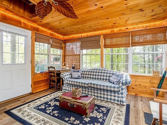 4th image of 12 King Rd