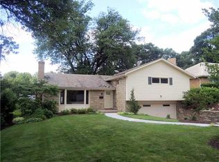 1202 Lakemont Dr, Pittsburgh, PA 15243