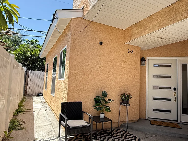 3229 S Sherbourne Dr — Photo 85