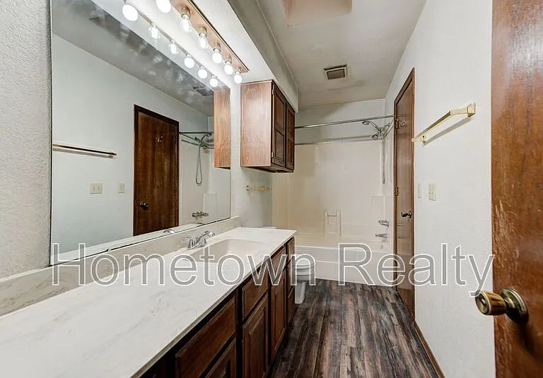 436 NE 115th St — Photo 20