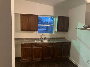 1907 15th St, Hondo, TX 78861