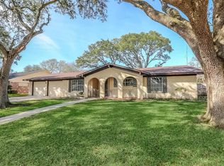 2202 Tuscan Ln, Baytown, TX 77520