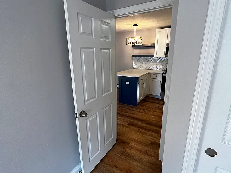2 Pineland Avenue — Photo 36