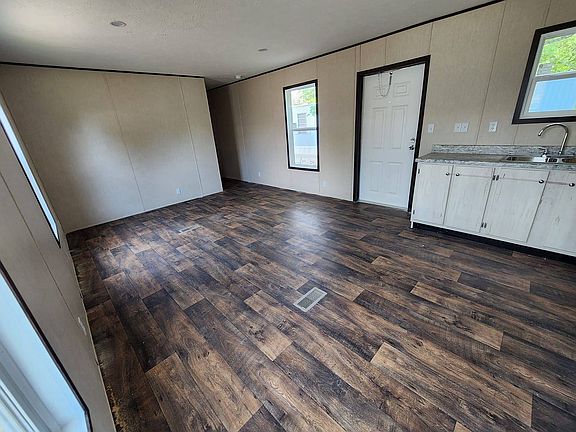 3rd image of 1300 Hand Ave #F9