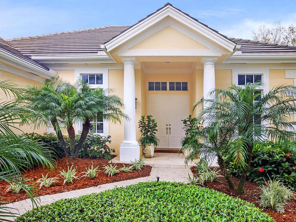 Home For Sale In Shores Of Jupiter