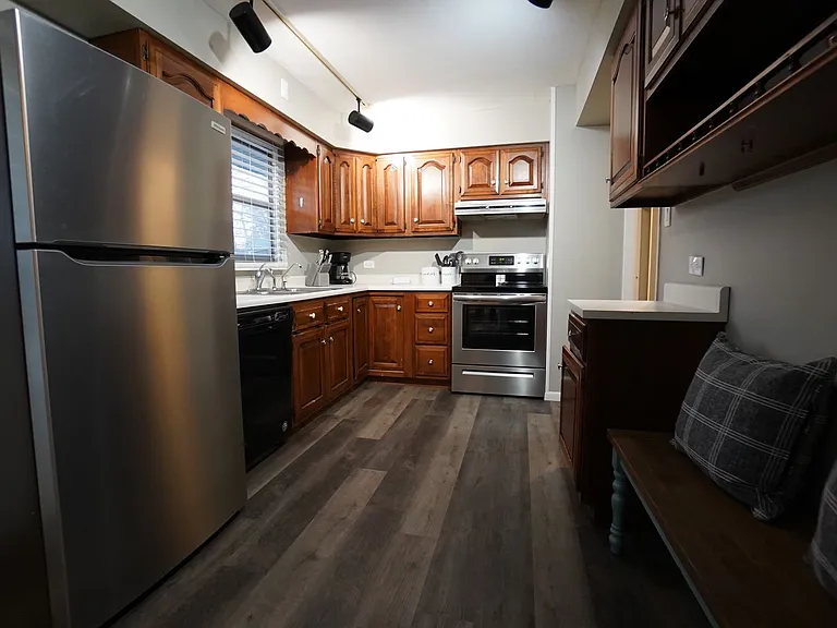 1200 Oakhurst Dr — Photo 8