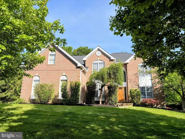 2069 Saint Andrews Dr, Berwyn, PA 19312