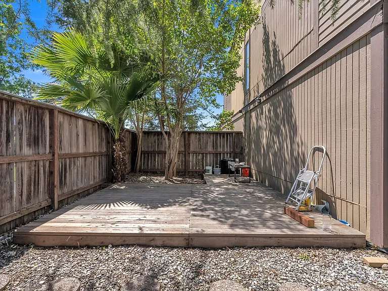 362 Tabor Ave — Photo 20