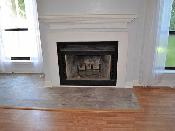 3rd image of 448 Deerwood St