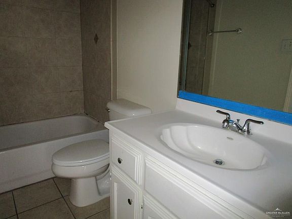 5th image of 1521 W McIntyre St