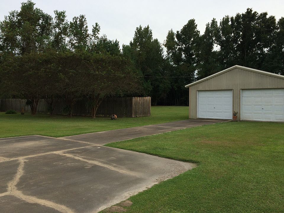2nd image of 810 Theophile Rd