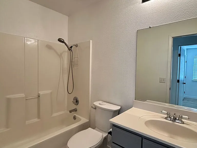 2324 W Delta Ave — Photo 10