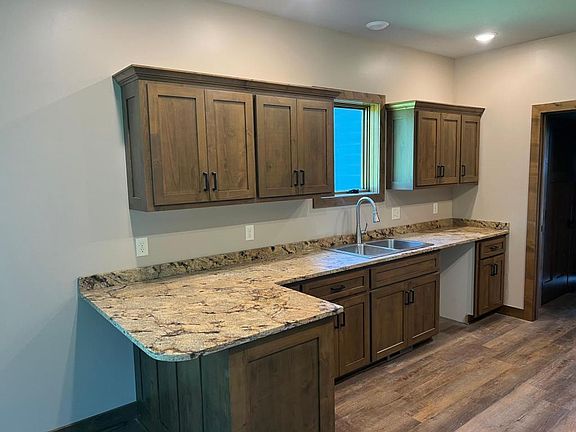 4th image of 16912 Piper Ln