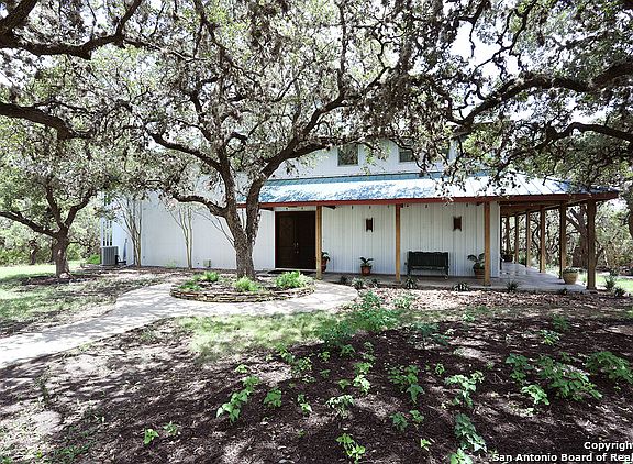 2nd image of 560 Moss Mount Dr