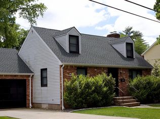 65 Haring St, Closter, NJ 07624