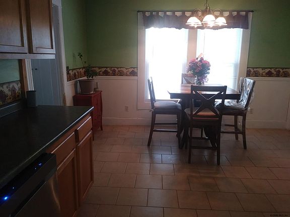 4th image of 19 Treadway St
