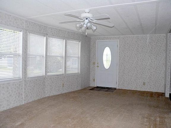 5th image of 921 Blue Heron Blvd