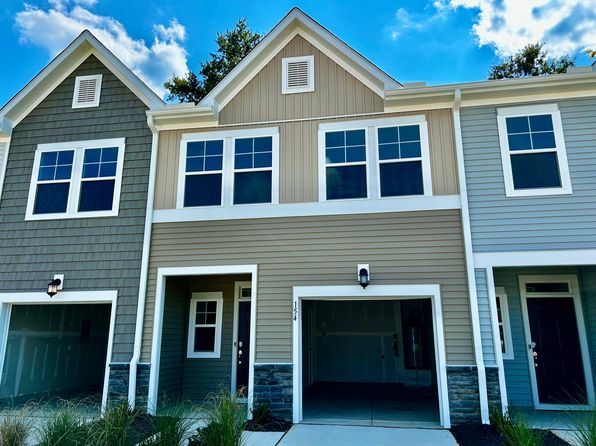 154 Paramount Dr
