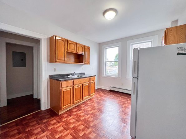 455 Edgewood St APT 202