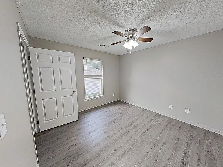 404A SE Oak Ridge Dr — Photo 4