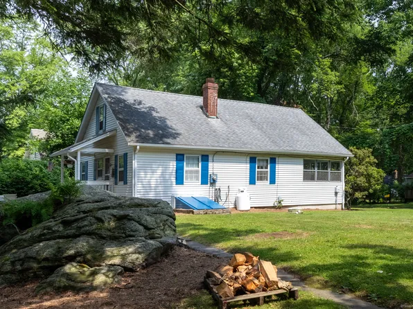 15 Woodland Drive, Lebanon, CT 06249