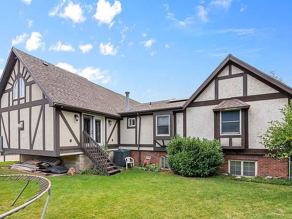 2nd image of 2557 E Newtopia Cir