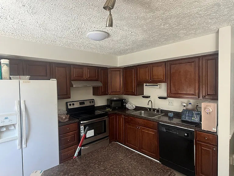 14105 Honey Hill Ct — Photo 6
