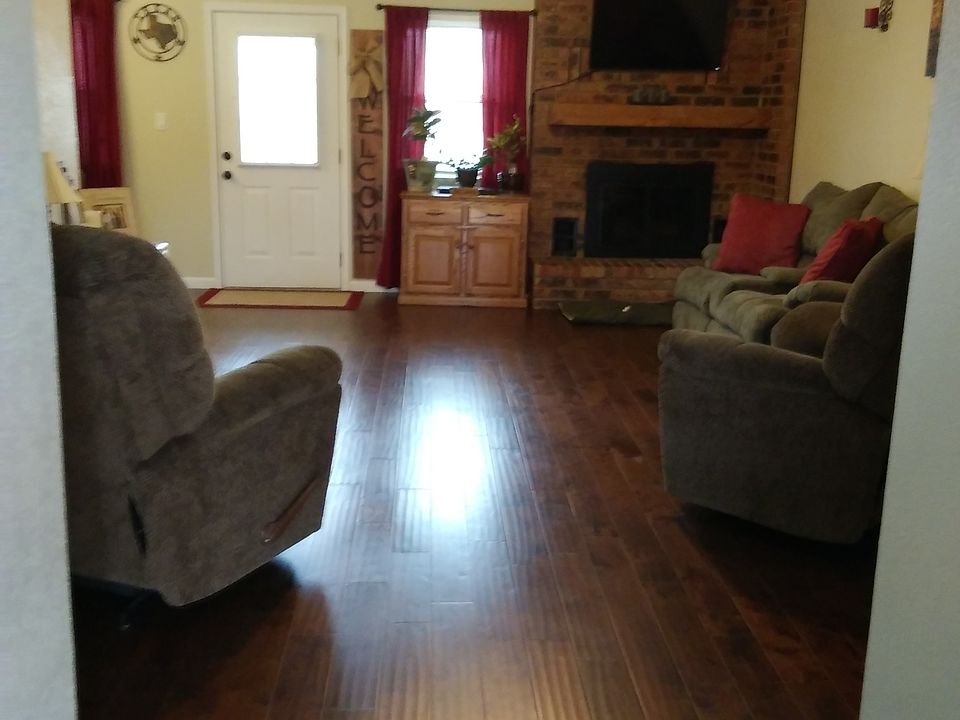 2nd image of 1301 Carrizo St