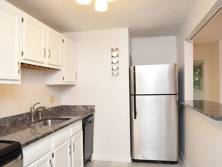 135 Inman St #12 — Photo 5