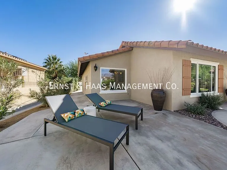 8780 Warwick Dr — Photo 10