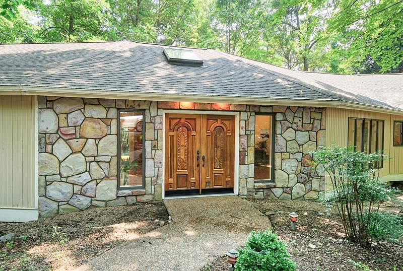 1st image of 168 Kaylor Cir