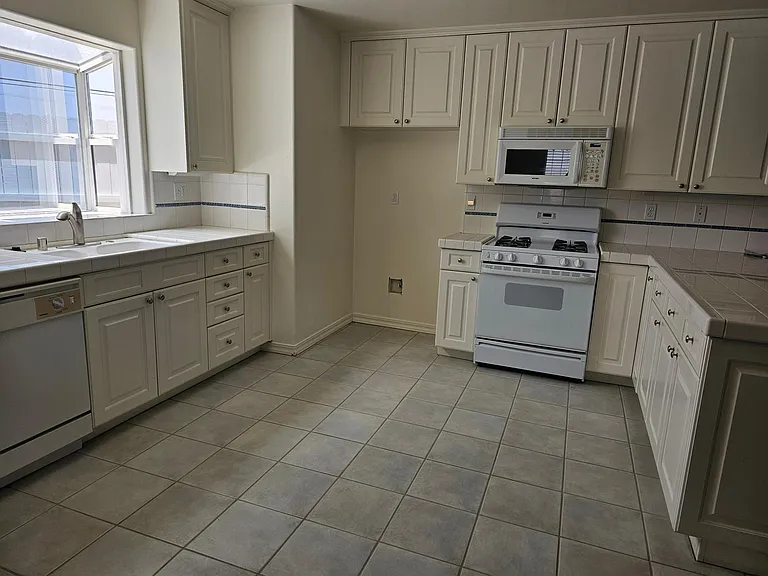 510 Hampton Pl — Photo 8